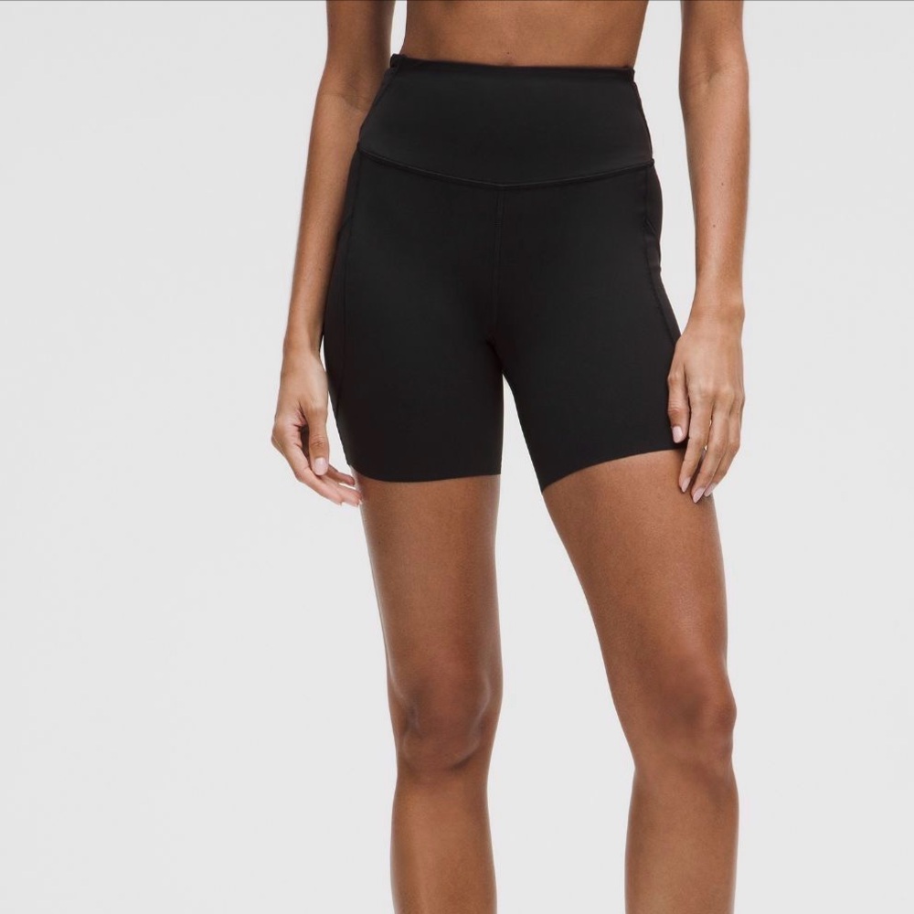 Lululemon fast and free 6’ short with pockets, size 6